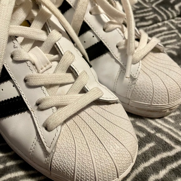 Adidas Superstar Sneakers - White with black - barely used - Picture 5 of 6